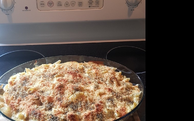 Macarrão ao molho branco de forno da Candice