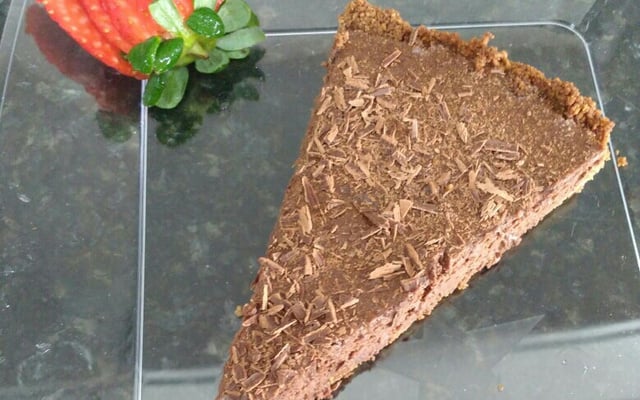 Torta mousse de chocolate com chantilly