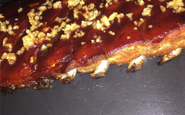 Costelinha de porco ao barbecue fácil