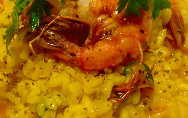 Risoto de camarão de restaurante