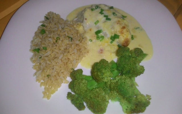 Filé de merluza ao molho branco