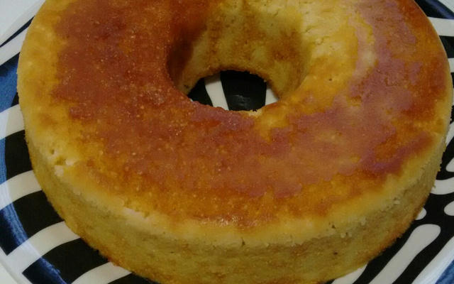 Bolo fofinho de fubá de microondas