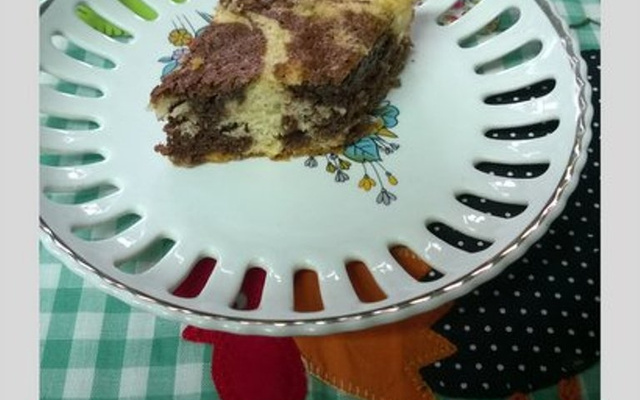 Bolo mesclado de coco e chocolate do Lúcio Cezar