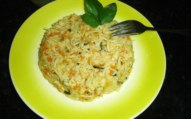 Risoto de frango ao basílico