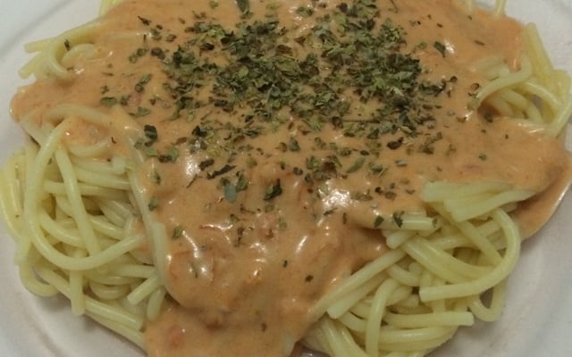 Macarrão ao molho rosé