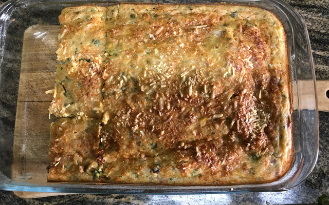 Torta de abobrinha e milho com calabresa