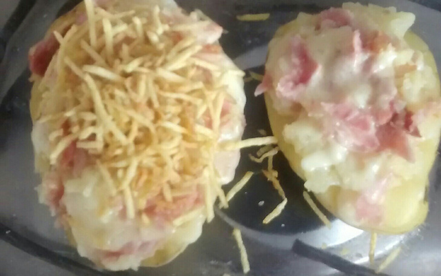 Batata recheada de microondas