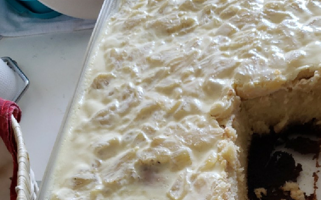 Bolo de abacaxi com coco da Rosely