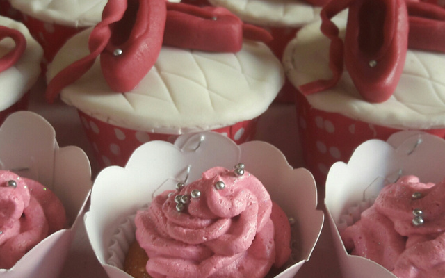 Cupcakes decorados com pasta americana de leite em pó