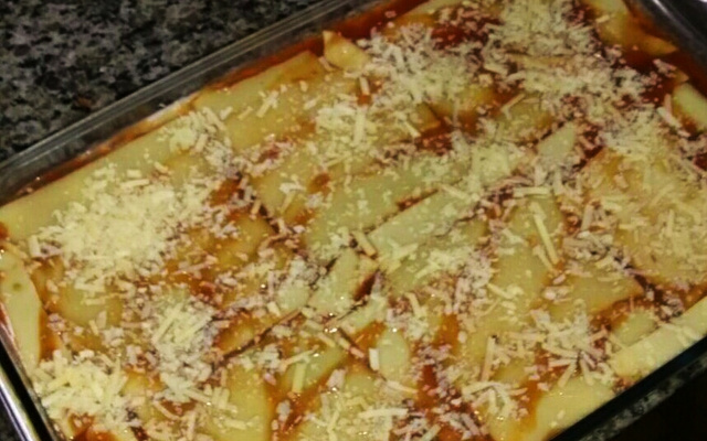 Lasanha completíssima (bolonhesa, molho branco e presunto)