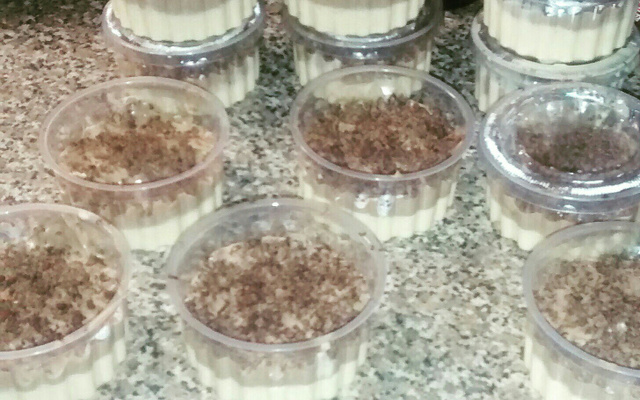 Mousse delicioso de maracujá com chocolate