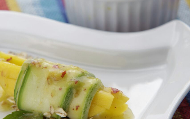 Rolê de abobrinha recheado com manga