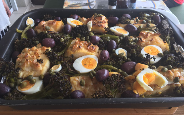 Bacalhau de forno ao alho e brócolis