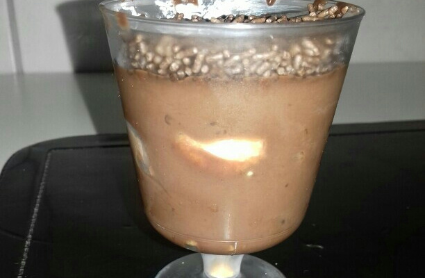 Pavê de chocolate com bolacha maisena