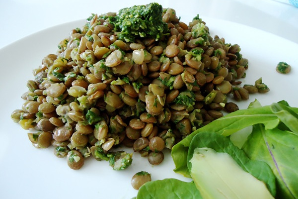 Salada de lentilha e tomate (vegetariana)