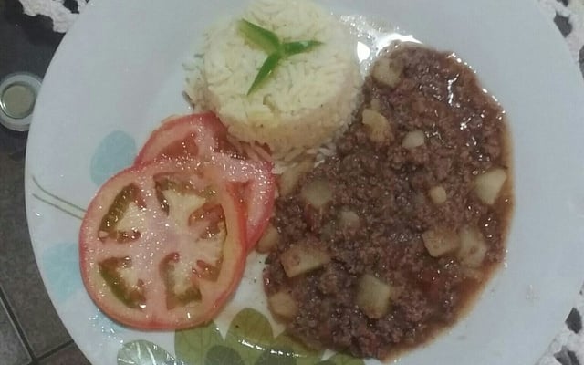 Carne moída com batata