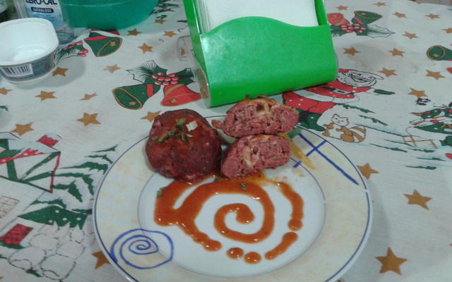 Almôndega meio a meio (carne moída e linguiça de churrasco)