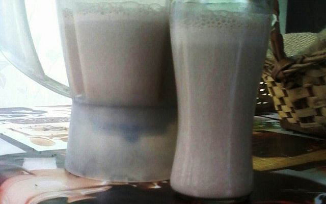 Batida de frutas e chocolate