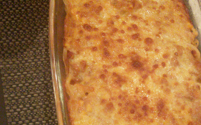 Macarrão com queijo assado