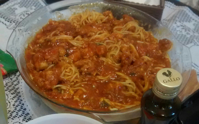 Espaguete com coxinha da asa