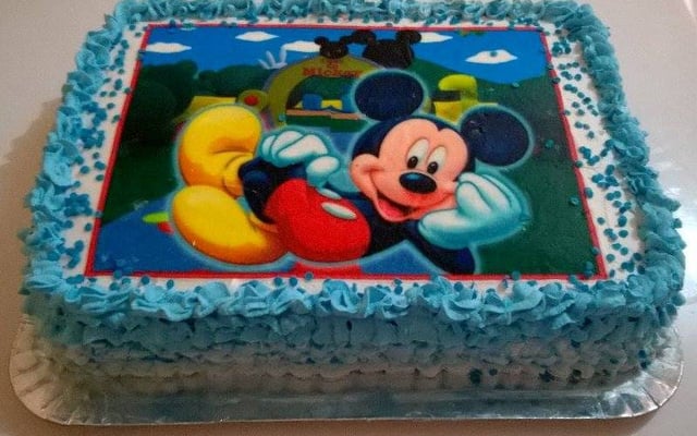 Bolo de aniversário de pêssego