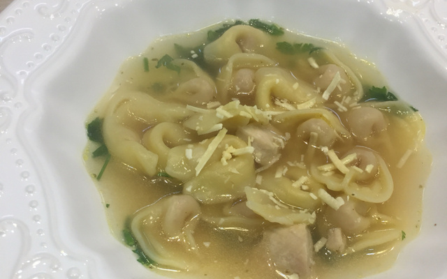 Sopa de capeletti
