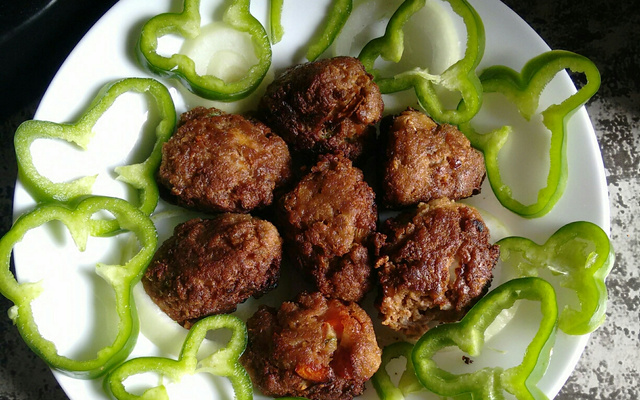 Polpetones (bolinhos de carne moída)