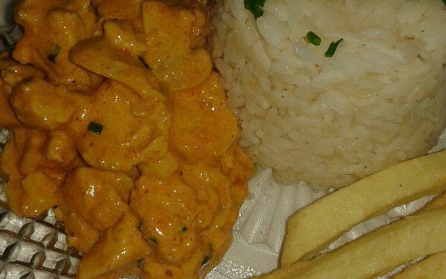 Estrogonofe de frango - simples e rápido