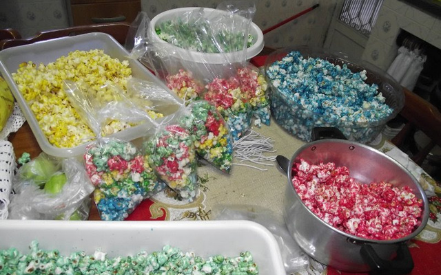 Pipoca colorida da Jannaina (Magé)