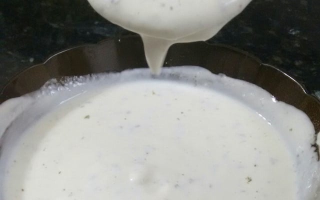 Molho de creme de leite, iogurte e limão