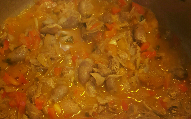 Miúdos de frango refogado