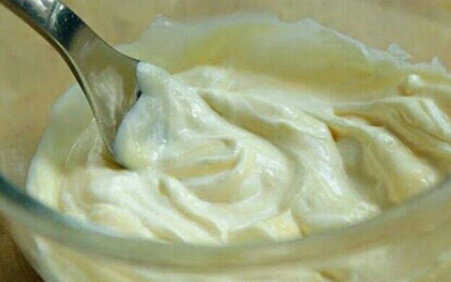 Maionese de alho - sem óleo - com batata e gemas de ovos