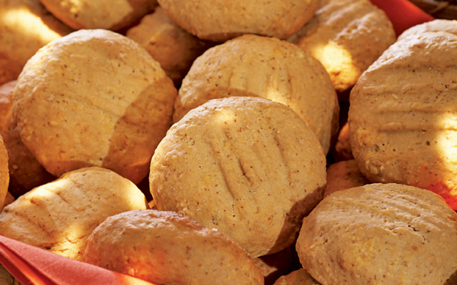 Broa de Milho com Capim Santo