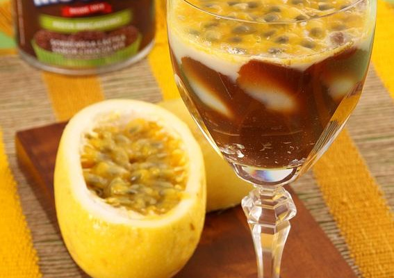 Mousse de Maracujá com Brigadeiro