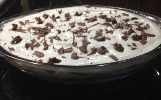 Pavê de chocolate com biscoito de maizena