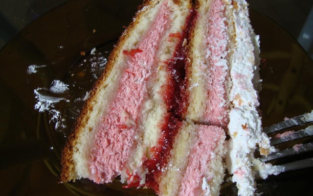 Bolo mousse de morango