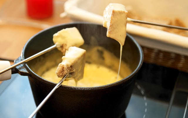 Fondue de queijo super econômico