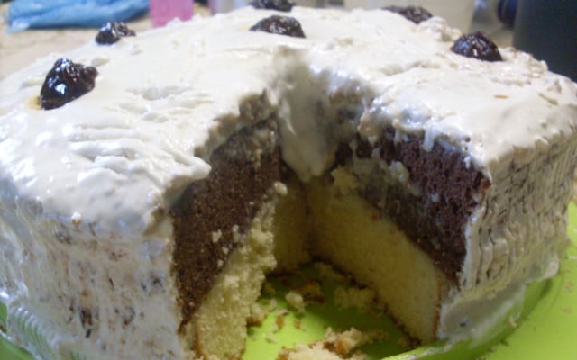 Bolo de castanha, amendoim e ameixa