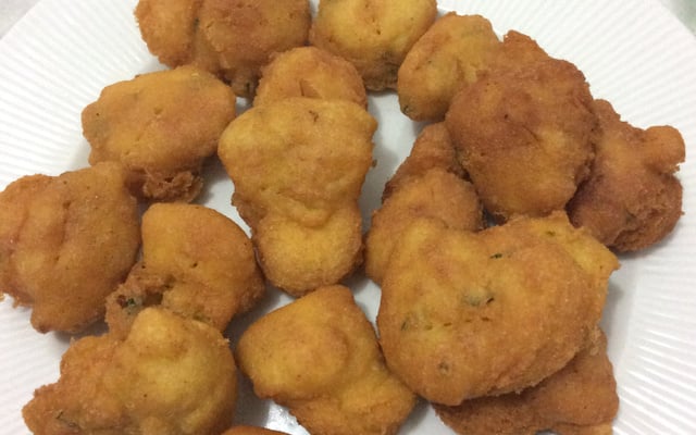 Bolinho salgado frito da vovó (delicioso e fácil)