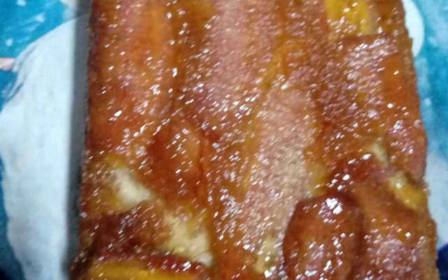 Bolo de banana caramelizado (com massa pronta)