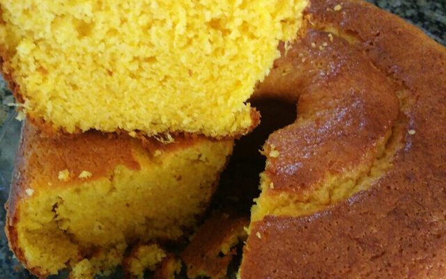 Bolo de fubá com milho