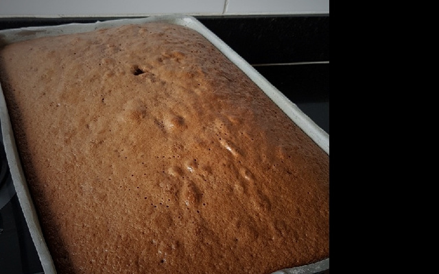Bolo simples de chocolate