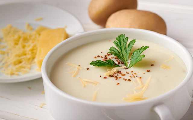 Sopa de queijo com requeijão