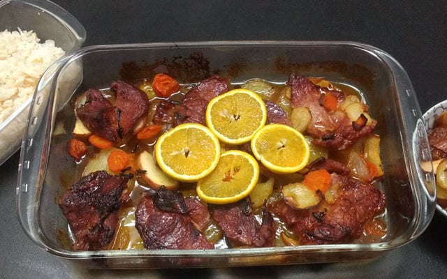 Sobrepaleta assada ao molho de laranja