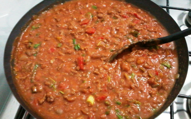 Chili mexicano com vinagrete de coentro