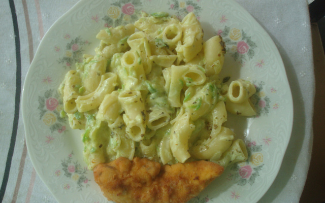 Macarrão cremoso com abobrinha