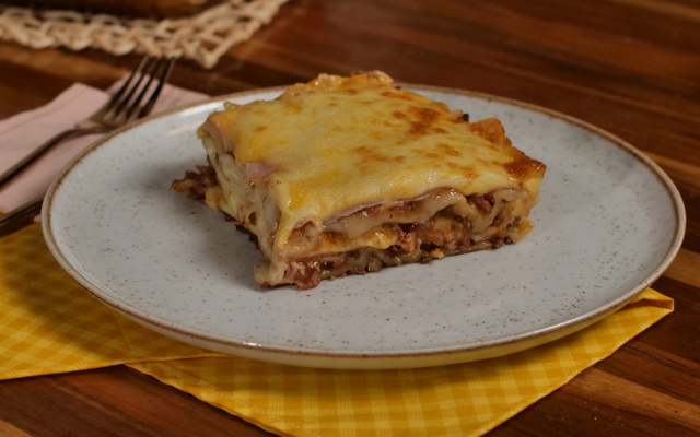 Lasanha com massa de pastel 