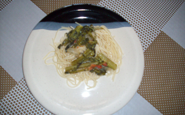 Espaguete com brócolis