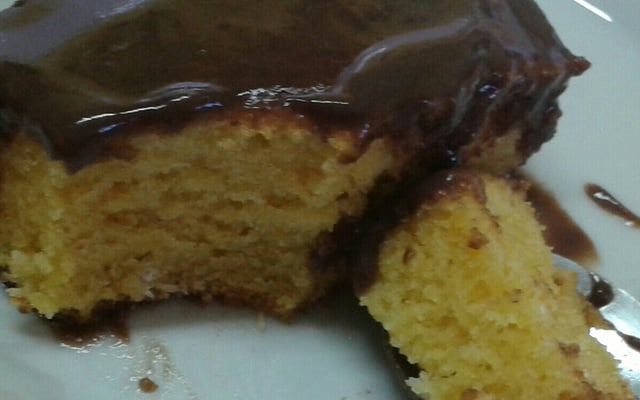Bolo de cenoura crua