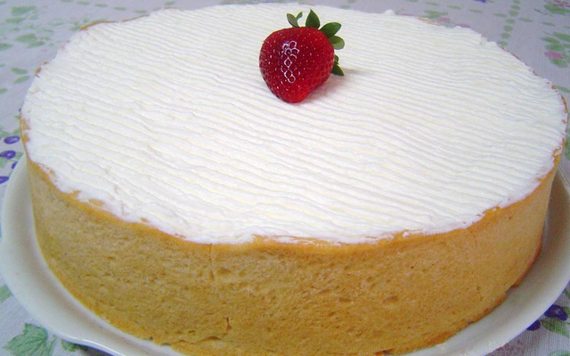 Torta de morango com chantilly